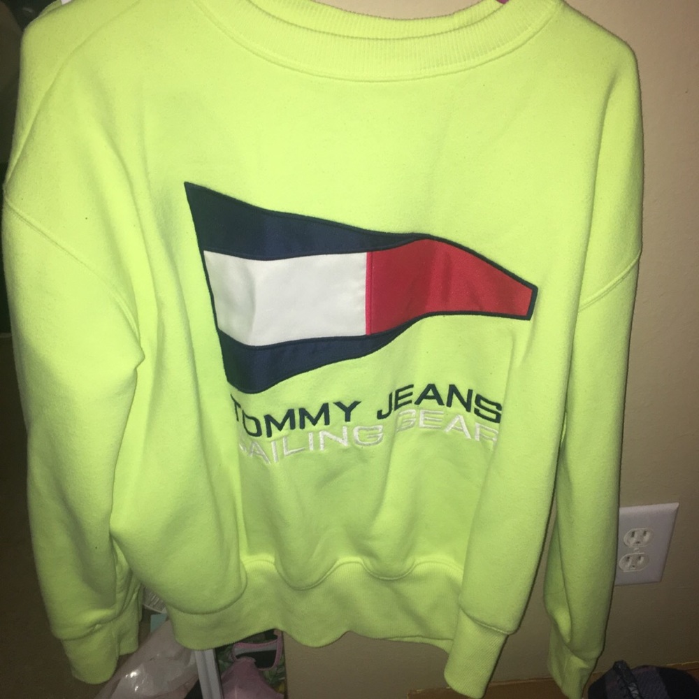 tommy hilfiger sweatshirt